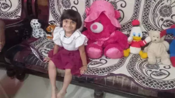 हैदराबाद में दर्दनाक वारदात: 5 वर्षीय बच्ची की हत्या, पूर्व सुरक्षाकर्मी फरार हैदराबाद में दर्दनाक वारदात: 5 वर्षीय बच्ची की हत्या, पूर्व सुरक्षाकर्मी फरार
