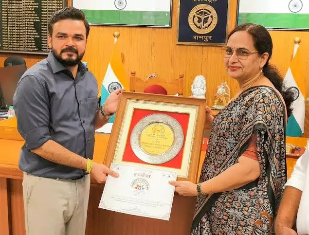 कैंसर मरीज से लेकर दिव्यांगों तक पहुंची आयुष्मान योजना, रामपुर को यूपी में मिला पहला स्थान कैंसर मरीज से लेकर दिव्यांगों तक पहुंची आयुष्मान योजना, रामपुर को यूपी में मिला पहला स्थान