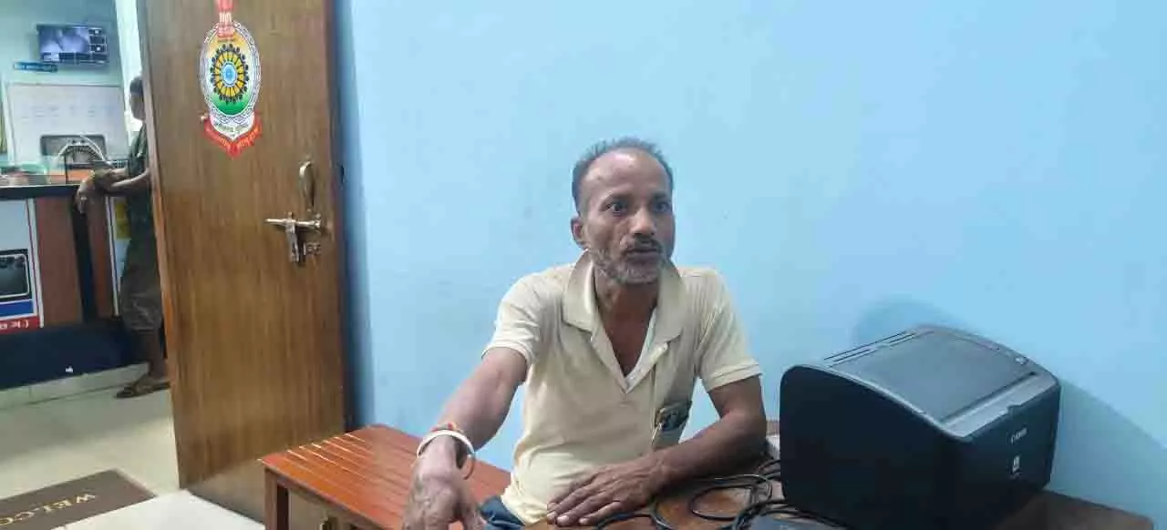 88 वर्षीय बुजुर्ग दंपति ने SSP से मांगी मदद, बेटे को थाने बुलाकर लगाई फटकार 88 वर्षीय बुजुर्ग दंपति ने SSP से मांगी मदद, बेटे को थाने बुलाकर लगाई फटकार