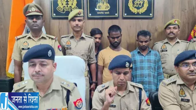 गूगल पर बाजार तलाशकर नाबालिगों से कराते थे मोबाइल चोरी, तीन आरोपी गिरफ्तार गूगल पर बाजार तलाशकर नाबालिगों से कराते थे मोबाइल चोरी, तीन आरोपी गिरफ्तार