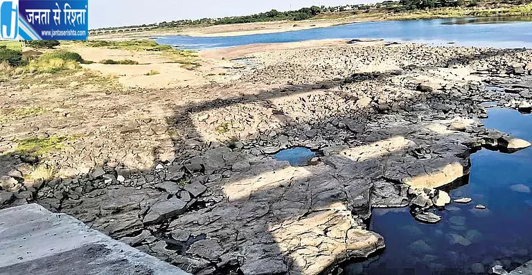 भीमा नदी के जल प्रबंधन पर उठे सवाल, कर्नाटक के कई जिलों में बाढ़ और सूखे की दोहरी मार भीमा नदी के जल प्रबंधन पर उठे सवाल, कर्नाटक के कई जिलों में बाढ़ और सूखे की दोहरी मार