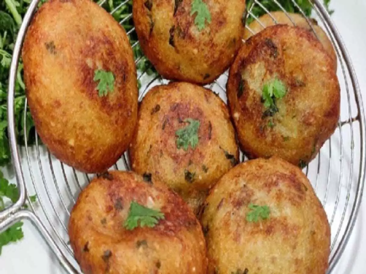 व्रत में बनाएं चटपटी आलू-पनीर टिक्की व्रत में बनाएं चटपटी आलू-पनीर टिक्की