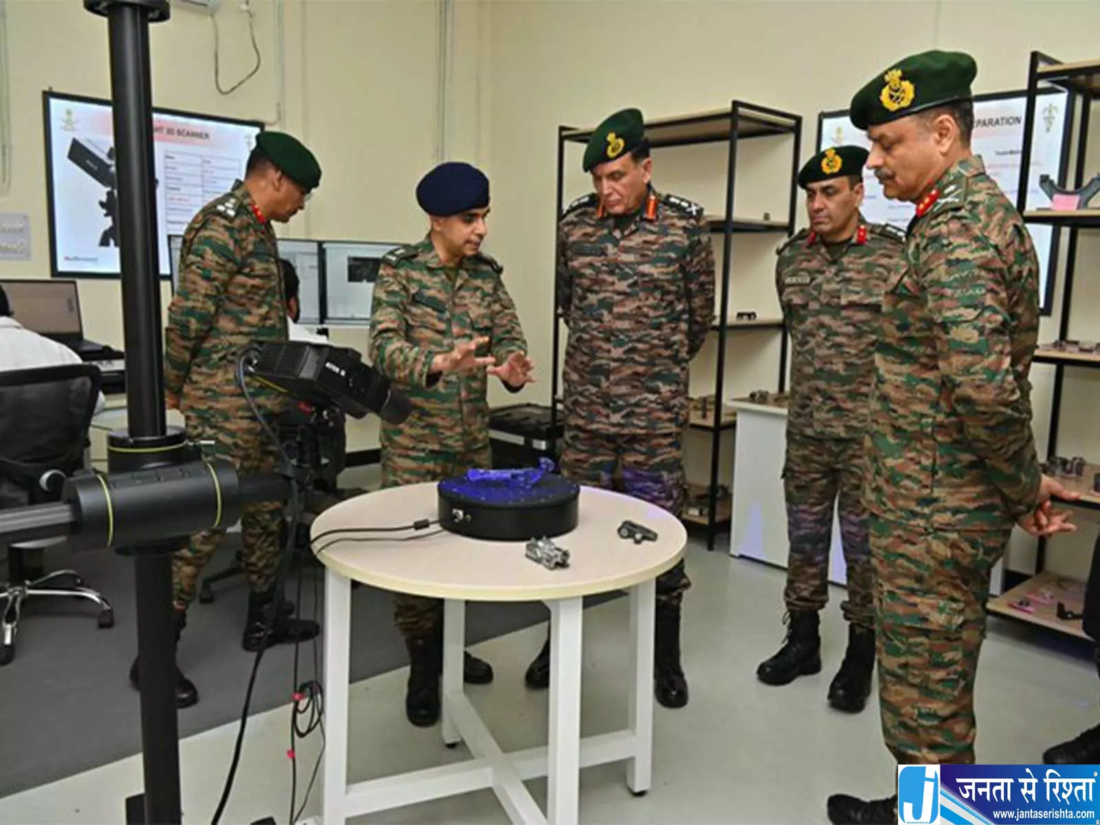 सेना प्रमुख ने बेंगलुरु की 515 आर्मी बेस वर्कशॉप का किया दौरा सेना प्रमुख ने बेंगलुरु की 515 आर्मी बेस वर्कशॉप का किया दौरा