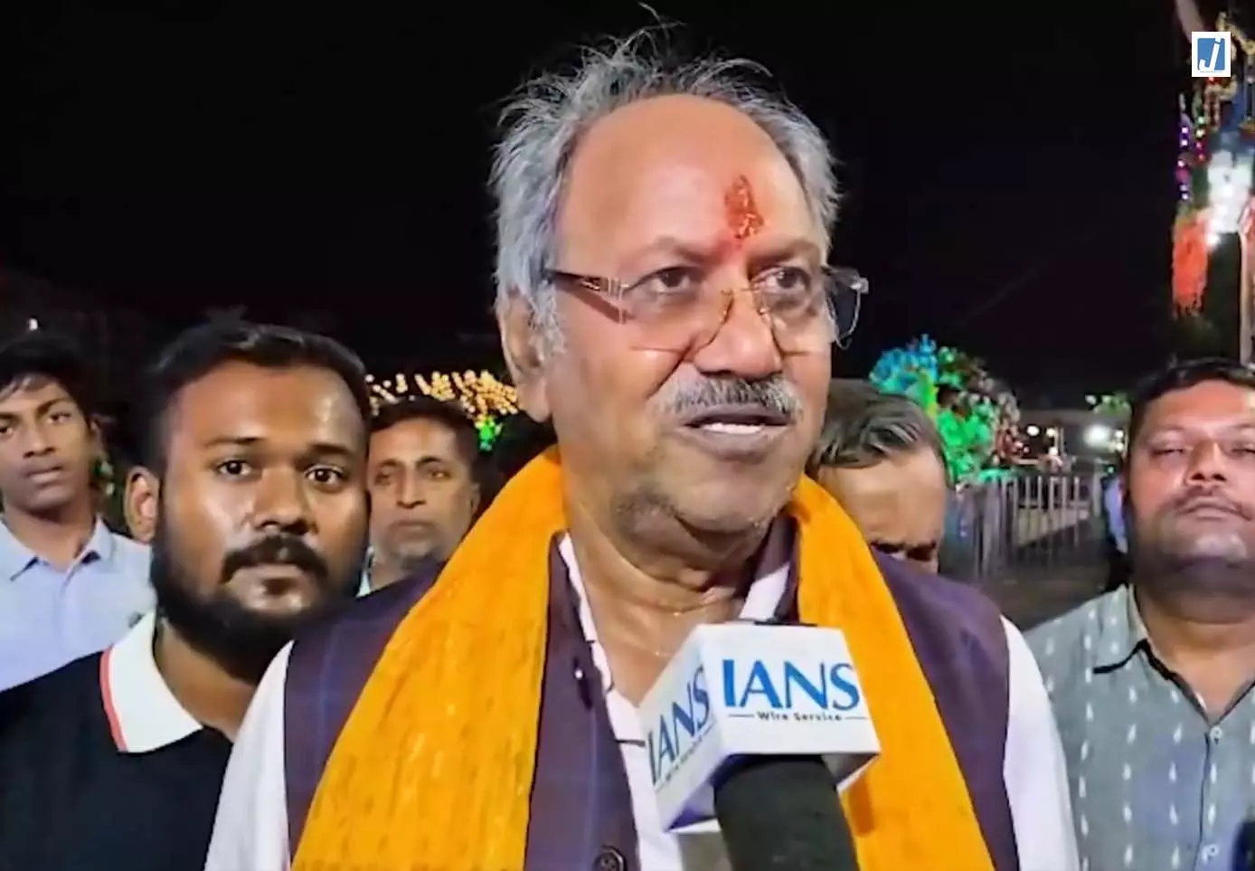 सांसद बृजमोहन अग्रवाल ने मां समलेश्वरी के किए दर्शन सांसद बृजमोहन अग्रवाल ने मां समलेश्वरी के किए दर्शन