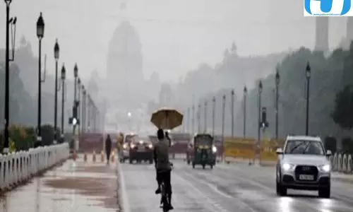 दिल्ली-NCR में मौसम का बदला मिजाज, कई इलाकों में तेज बारिश दिल्ली-NCR में मौसम का बदला मिजाज, कई इलाकों में तेज बारिश