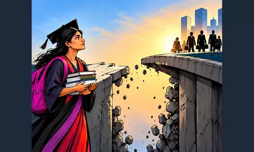 साक्षरता से आजीविका तक—महिलाओं के सशक्तिकरण में छूटी हुई कड़ी साक्षरता से आजीविका तक—महिलाओं के सशक्तिकरण में छूटी हुई कड़ी