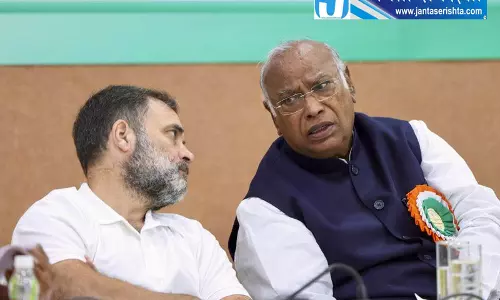 CJI सूर्यकांत ने खड़गे और राहुल गांधी से मिलने से किया इनकार CJI सूर्यकांत ने खड़गे और राहुल गांधी से मिलने से किया इनकार