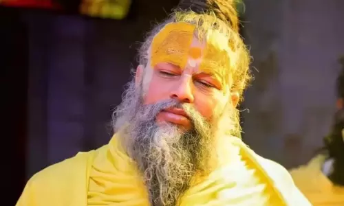 प्रेमानंद महाराज के करीबी रिंकू सिंह 200 साधकों संग निकले परिक्रमा पर