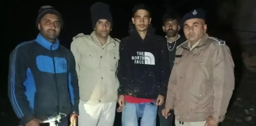 चूड़धार के जंगल में फंसे दो व्यक्ति, पुलिस ने रातभर चलाया अभियान