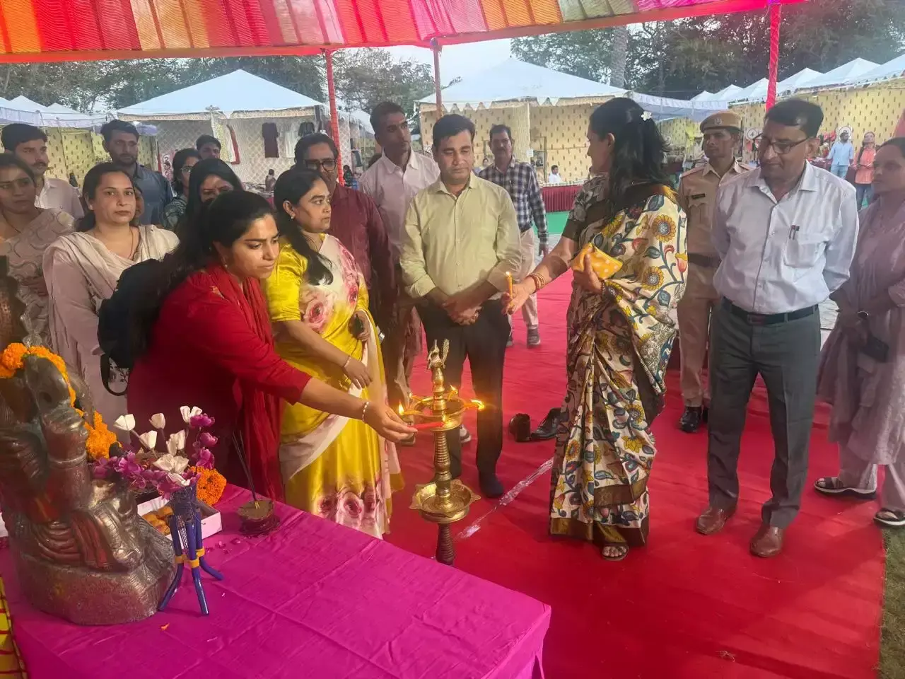 महिला समूहों के उत्पादों से सजा जवाहर कला केंद्र का अमृता हाट