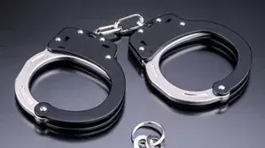 70 बैंक खाते बेचे: साइबर ठगों को म्यूल अकाउंट्स मुहैया कराने का भंडाफोड़ 70 बैंक खाते बेचे: साइबर ठगों को म्यूल अकाउंट्स मुहैया कराने का भंडाफोड़