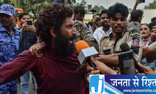 दिल्ली में विरोध प्रदर्शन के बीच तनाव, प्रदर्शनकारियों पर हमले की खबर
