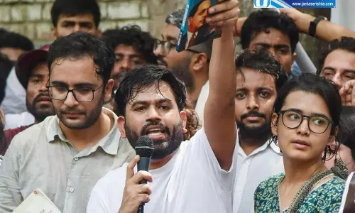 दोबारा प्रदर्शन न करने के बॉन्ड पर डिपके ने तोड़ी चुप्पी