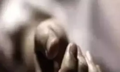 होटल में काम करने वाले युवक का फंदे से लटका मिला शव, झारखंड का रहने वाला था मृतक होटल में काम करने वाले युवक का फंदे से लटका मिला शव, झारखंड का रहने वाला था मृतक
