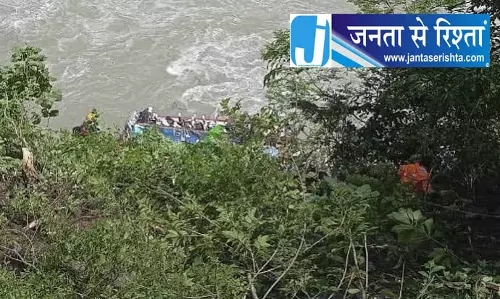 हंदवाड़ा में भीषण सड़क हादसा, 2 की मौत, 4 घायल