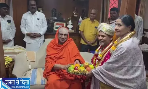 मां संग सुत्तुरु मठ पहुंचे प्रभु देवा, गुरु से लिया आशीर्वाद