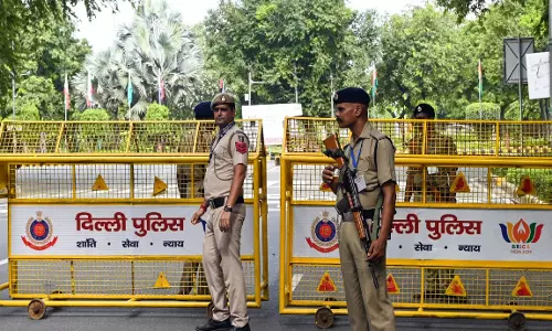 दिल्ली में ट्रैफिक को लेकर बड़ा अलर्ट कई प्रमुख रास्तों पर जाम की आशंका
