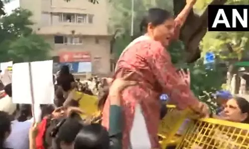 कांग्रेस सांसद बिमोल अकोइजम पर FIR, यौन उत्पीड़न का आरोप