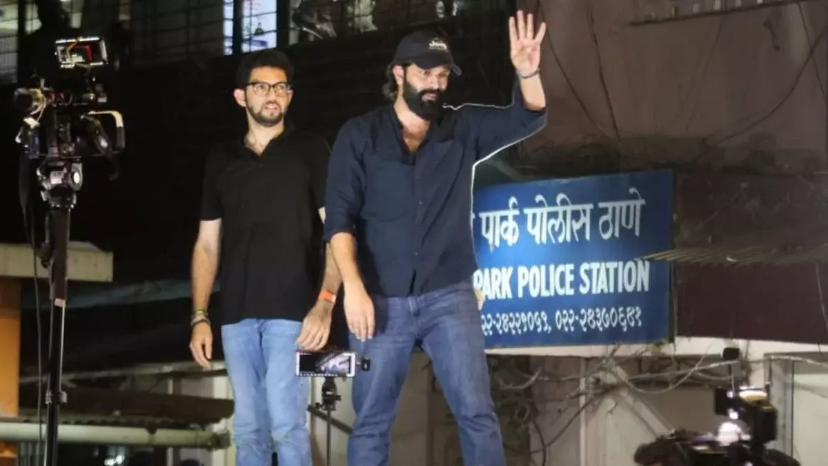 सीईसी के खिलाफ प्रदर्शन के मामले में आदित्य-अमित ठाकरे पर केस