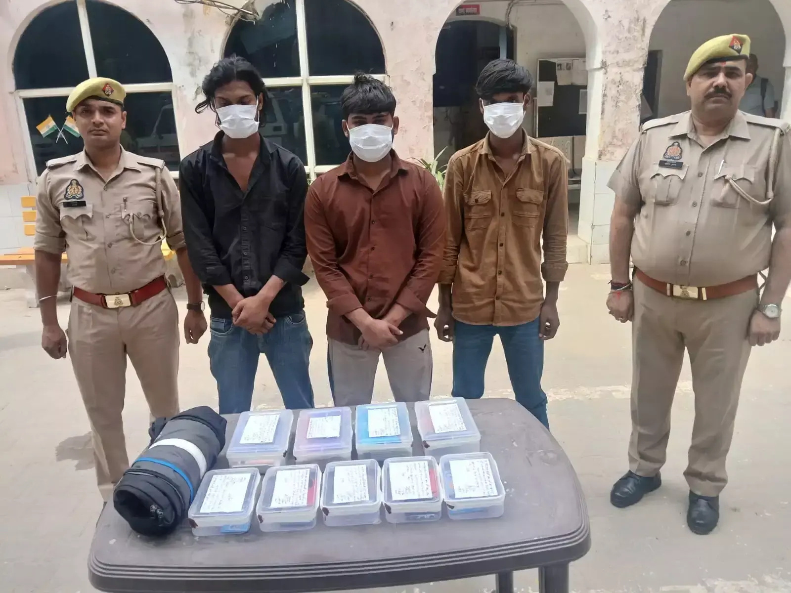 साइबर अपराध पर कार्रवाई, तीन आरोपी गिरफ्तार साइबर अपराध पर कार्रवाई, तीन आरोपी गिरफ्तार