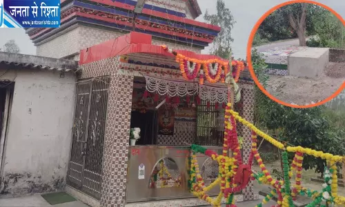 मंदिर में जली चिता, लौटे पुजारी रह गए हैरान