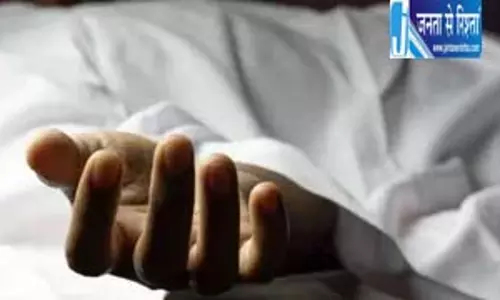 ट्रक की टक्कर से 12वीं की छात्रा की मौत ट्रक की टक्कर से 12वीं की छात्रा की मौत