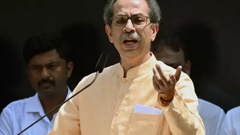 सामना से सरकार पर निशाना: विरोध दबाने की कार्रवाई की कड़ी निंदा