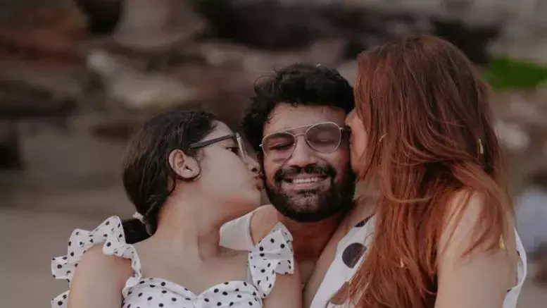 कीर्ति केलकर ने पति शरद पर लुटाया प्यार, बताया बड़े दिल वाला इंसान कीर्ति केलकर ने पति शरद पर लुटाया प्यार, बताया बड़े दिल वाला इंसान