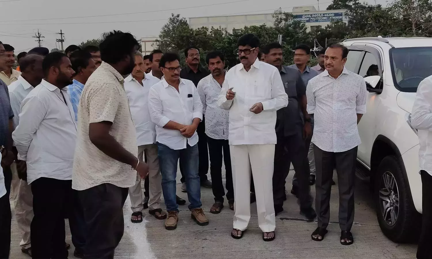 Andhra: डिप्टी सीएम पवन कल आत्मकुर बाईपास रोड का वर्चुअल उद्घाटन करेंगे Andhra: डिप्टी सीएम पवन कल आत्मकुर बाईपास रोड का वर्चुअल उद्घाटन करेंगे