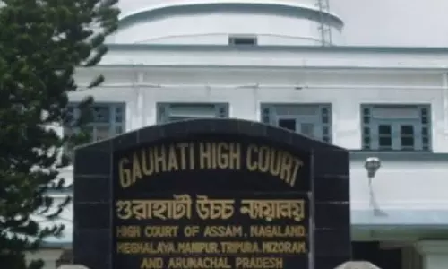 बांग्लादेश भेजने के आदेश पर घिरी असम सरकार, गुवाहाटी HC ने मांगा जवाब बांग्लादेश भेजने के आदेश पर घिरी असम सरकार, गुवाहाटी HC ने मांगा जवाब