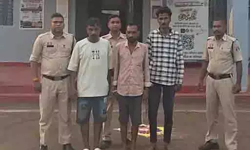 नशे के कारोबार का खुलासा, स्कूटी की डिक्की में छिपाकर रखी थीं 737 कैप्सूल नशे के कारोबार का खुलासा, स्कूटी की डिक्की में छिपाकर रखी थीं 737 कैप्सूल