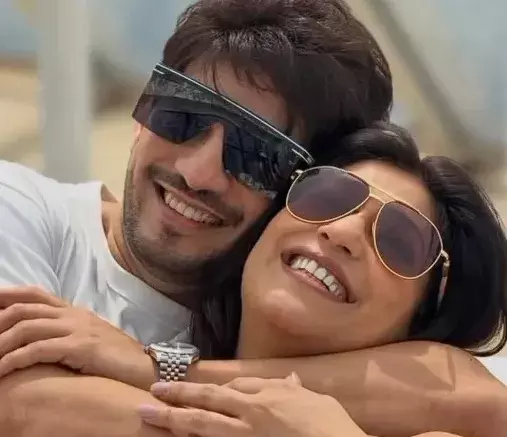 नेहा स्वामी का जन्मदिन: अर्जुन बिजलानी का रोमांटिक अंदाज नेहा स्वामी का जन्मदिन: अर्जुन बिजलानी का रोमांटिक अंदाज
