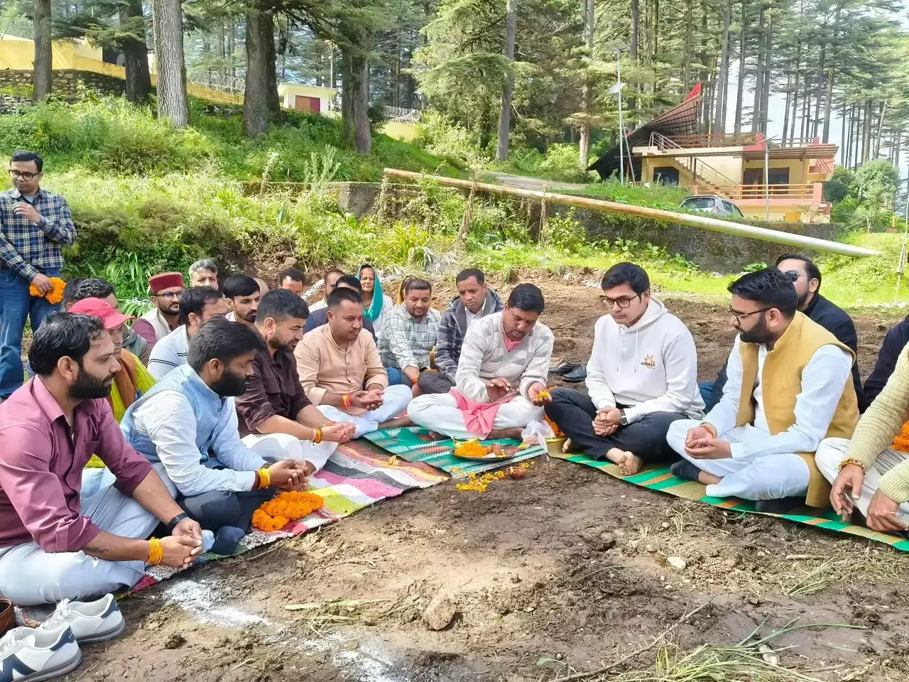पर्यटकों को मिलेगी नई सुविधा, धनोल्टी में आंचल कैफे बनना शुरू