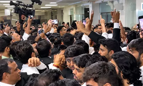 INDIA ब्लॉक का विरोध मार्च, राहुल गांधी और अखिलेश यादव पहुंचे सुप्रीम कोर्ट INDIA ब्लॉक का विरोध मार्च, राहुल गांधी और अखिलेश यादव पहुंचे सुप्रीम कोर्ट