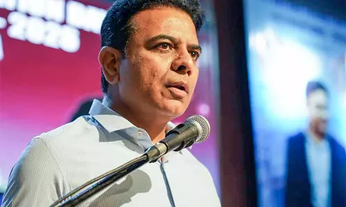 फॉर्मूला ई रेस केस में KTR ने खटखटाया कोर्ट का दरवाजा फॉर्मूला ई रेस केस में KTR ने खटखटाया कोर्ट का दरवाजा