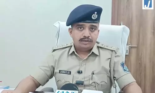 थार SUV से कुचलकर युवक की हत्या, पुलिस ने 3 आरोपियों को किया गिरफ्तार थार SUV से कुचलकर युवक की हत्या, पुलिस ने 3 आरोपियों को किया गिरफ्तार
