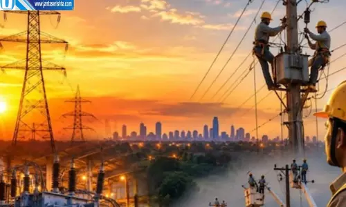 60 साल तक नौकरी कर सकेंगे बिजली संविदाकर्मी, 310 की वापसी तय 60 साल तक नौकरी कर सकेंगे बिजली संविदाकर्मी, 310 की वापसी तय