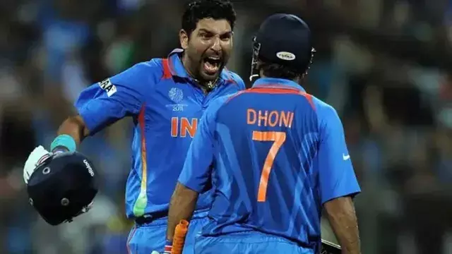 धोनी को बिहारी कहकर चिढ़ाते थे युवराज, ड्रेसिंग रूम में हुआ विवाद धोनी को बिहारी कहकर चिढ़ाते थे युवराज, ड्रेसिंग रूम में हुआ विवाद