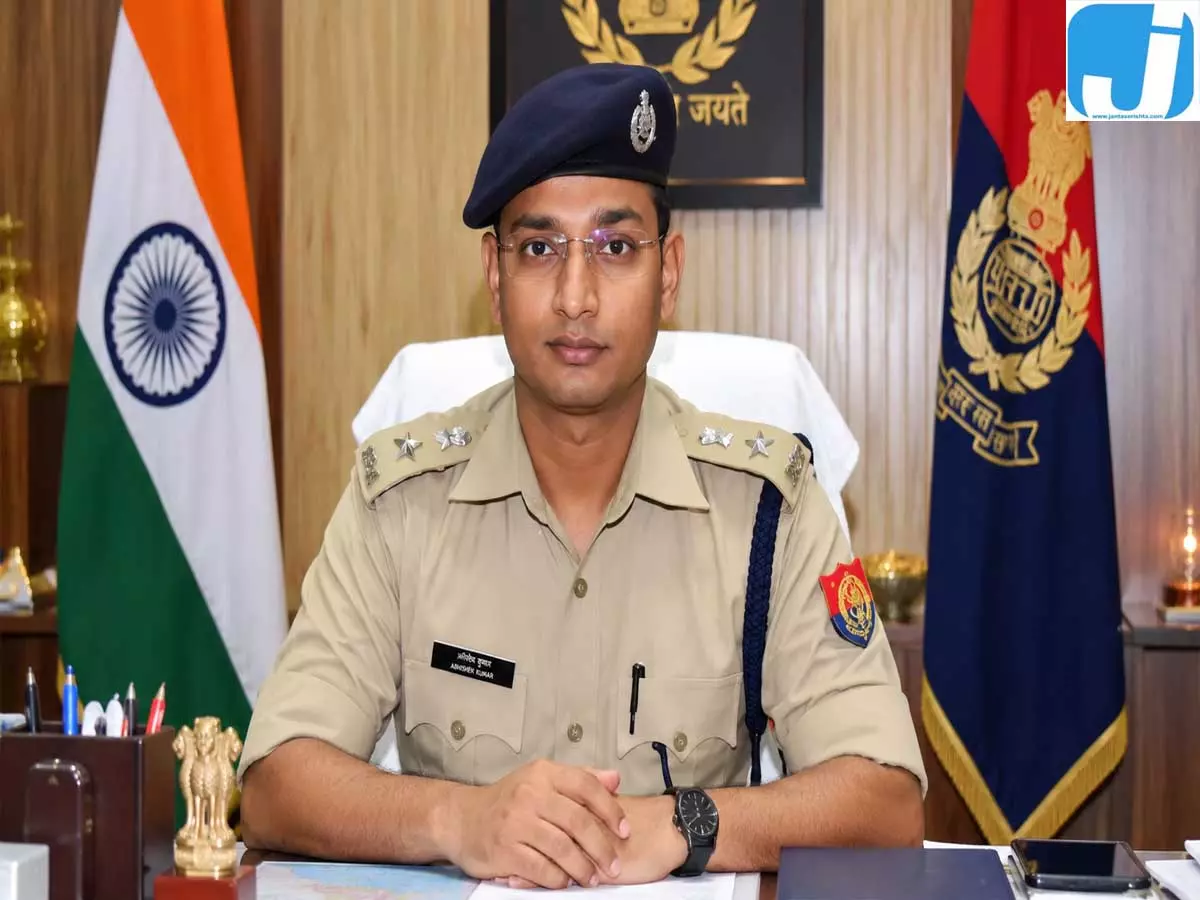 मथुरा में 23 दरोगाओं के तबादले, पुलिस लाइन से 11 को मिली नई तैनाती मथुरा में 23 दरोगाओं के तबादले, पुलिस लाइन से 11 को मिली नई तैनाती