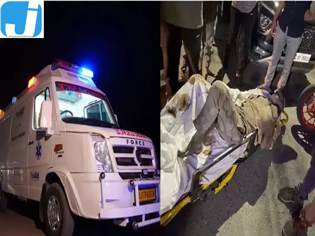 चलती एंबुलेंस से स्ट्रेचर समेत गिरा मरीज, 90 सेकंड बाद लौटा ड्राइवर चलती एंबुलेंस से स्ट्रेचर समेत गिरा मरीज, 90 सेकंड बाद लौटा ड्राइवर