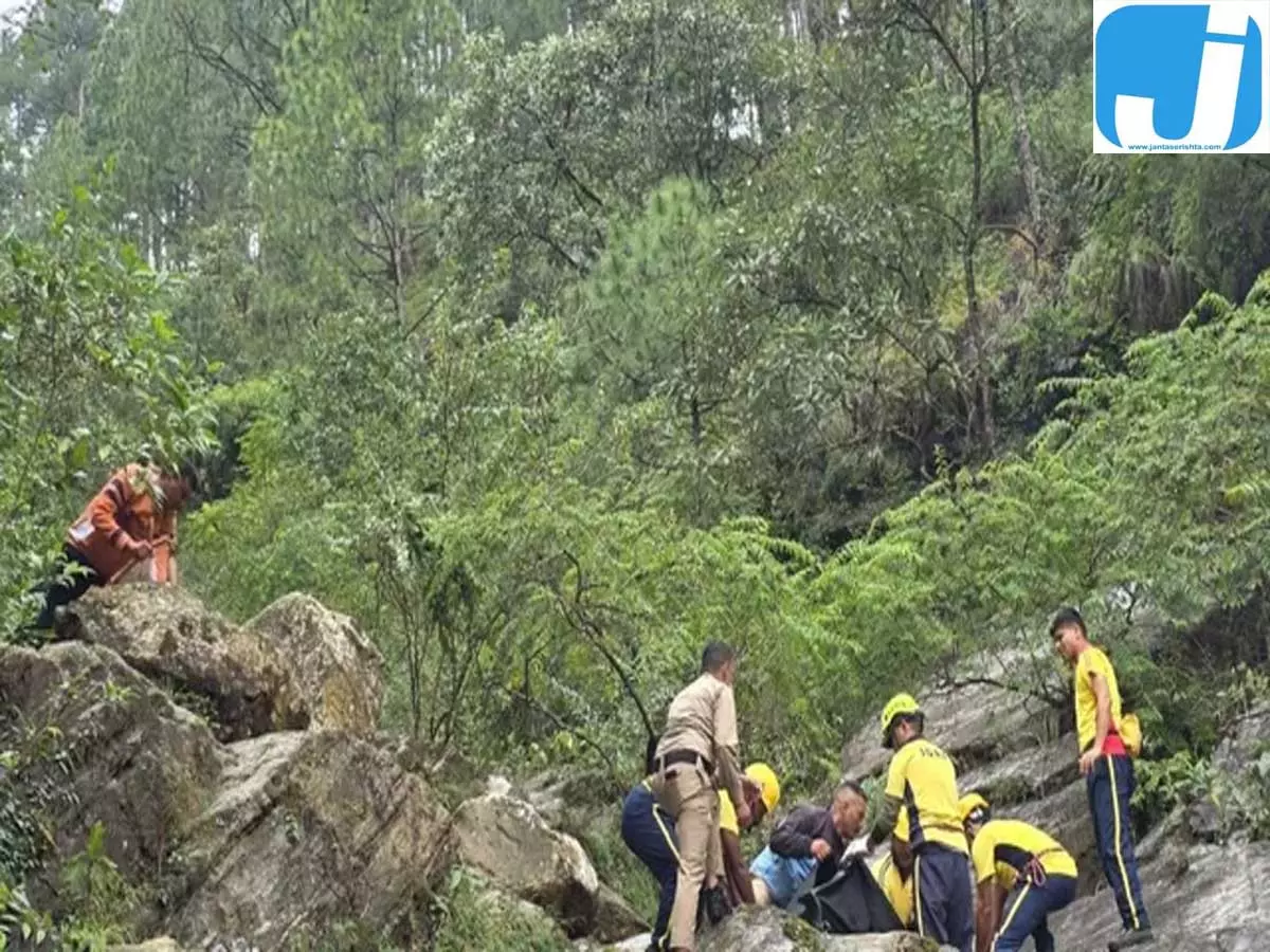 दारमा घाटी से लौटते समय हादसा, नाले में बही स्कूटी दारमा घाटी से लौटते समय हादसा, नाले में बही स्कूटी