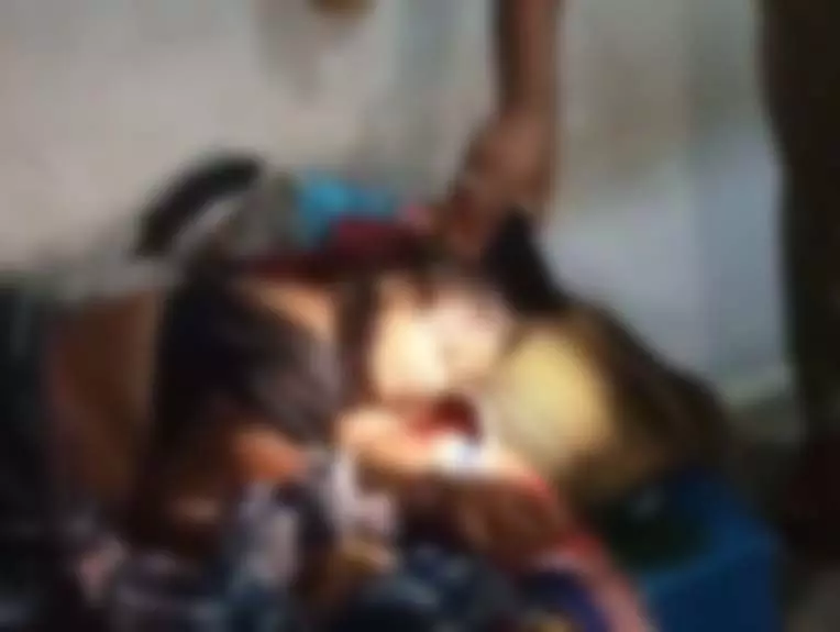 पड़ोसियों ने घर में देखा खौफनाक मंजर, बिस्तर पर मिला महिला का शव पड़ोसियों ने घर में देखा खौफनाक मंजर, बिस्तर पर मिला महिला का शव