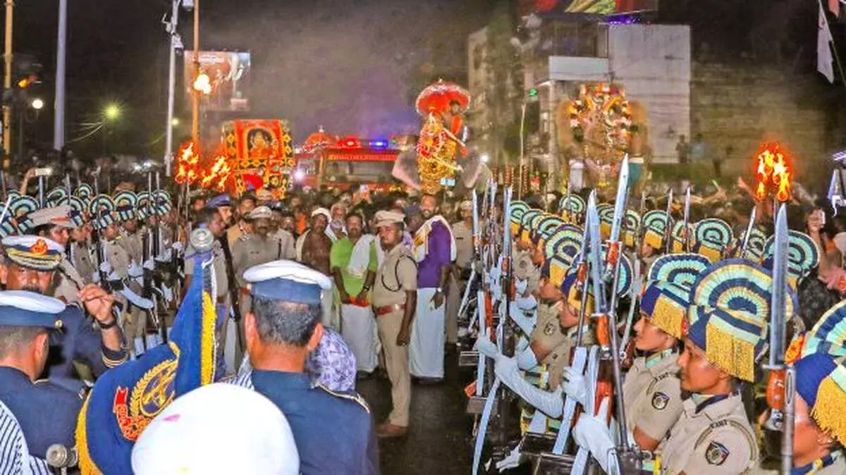 राजधानी पहुंचीं नवरात्रि की मूर्तियां, अल्पाशी का ध्वजारोहण राजधानी पहुंचीं नवरात्रि की मूर्तियां, अल्पाशी का ध्वजारोहण