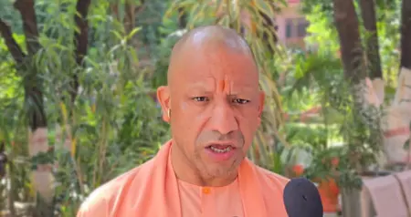 अराजकता से बाज आए कांग्रेस, वरना जो बचा है वह भी गंवा देगी: सीएम योगी अराजकता से बाज आए कांग्रेस, वरना जो बचा है वह भी गंवा देगी: सीएम योगी
