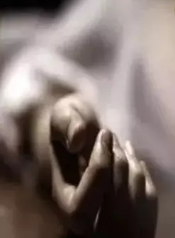 होटल में काम करने वाले युवक का फंदे से लटका मिला शव, झारखंड का रहने वाला था मृतक होटल में काम करने वाले युवक का फंदे से लटका मिला शव, झारखंड का रहने वाला था मृतक