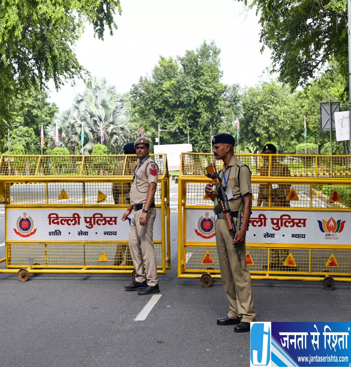 दिल्ली में ट्रैफिक को लेकर बड़ा अलर्ट कई प्रमुख रास्तों पर जाम की आशंका दिल्ली में ट्रैफिक को लेकर बड़ा अलर्ट कई प्रमुख रास्तों पर जाम की आशंका