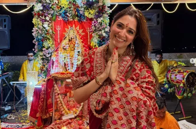 तमन्ना भाटिया का नवरात्रि जश्न: घर पर रखी माता की चौकी तमन्ना भाटिया का नवरात्रि जश्न: घर पर रखी माता की चौकी