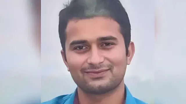 ड्यूटी से घर लौट रहे दिल्ली पुलिस के कांस्टेबल की मौत, ट्रक ने मारी टक्कर ड्यूटी से घर लौट रहे दिल्ली पुलिस के कांस्टेबल की मौत, ट्रक ने मारी टक्कर