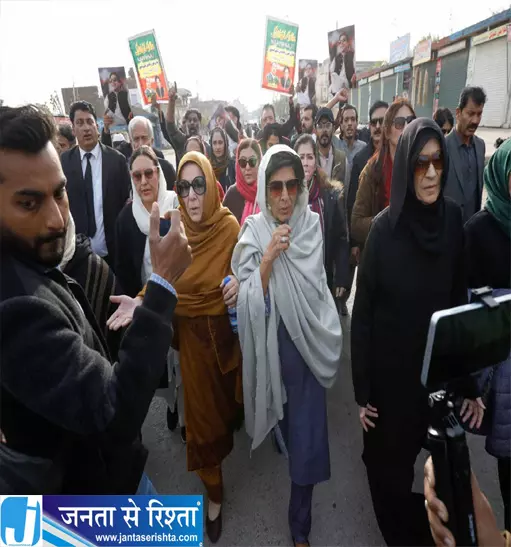 पाकिस्तान में गवर्नर शासन को लेकर सियासी विवाद पाकिस्तान में गवर्नर शासन को लेकर सियासी विवाद