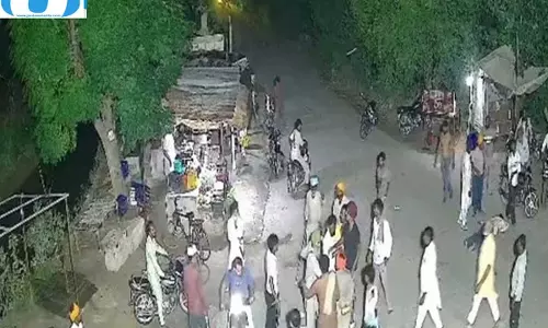 मोमोज के 10 रुपये के लिए युवक की हत्या, पिता के सामने चाकू से हमला मोमोज के 10 रुपये के लिए युवक की हत्या, पिता के सामने चाकू से हमला